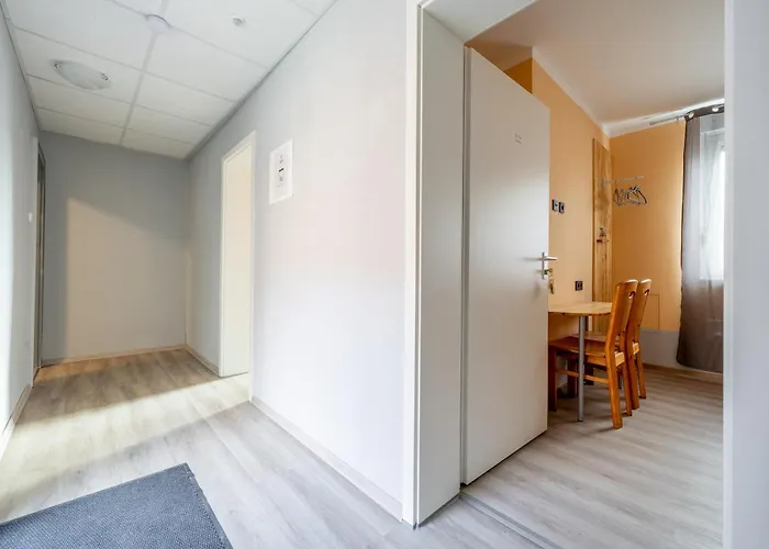 Ein Mit Fussbodenheizung Und Pantrykueche In Der Naehe Der Messe Dusche Und Wc Werden Gemeinschaftlich Genutzt Apartman Hannover